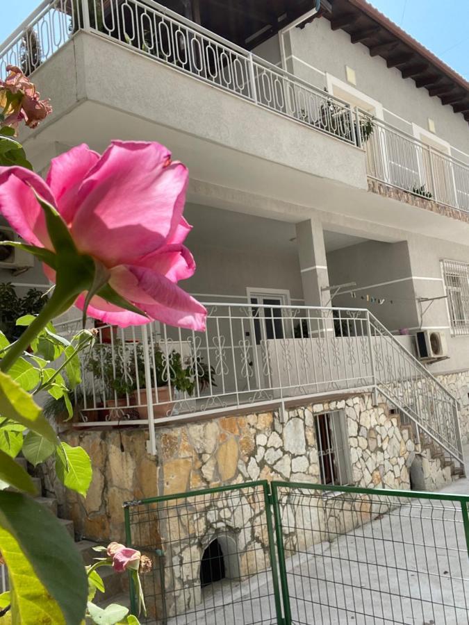 Large Apartment Vlorë Exterior foto