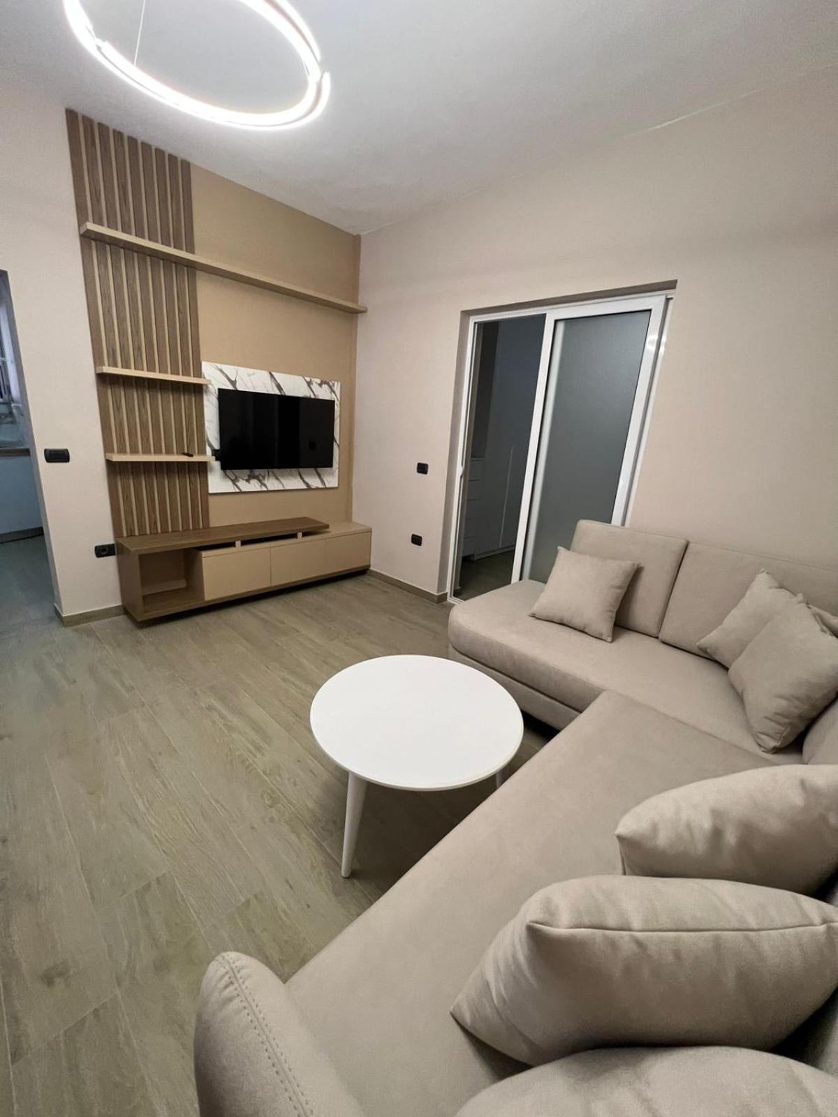 Large Apartment Vlorë Exterior foto
