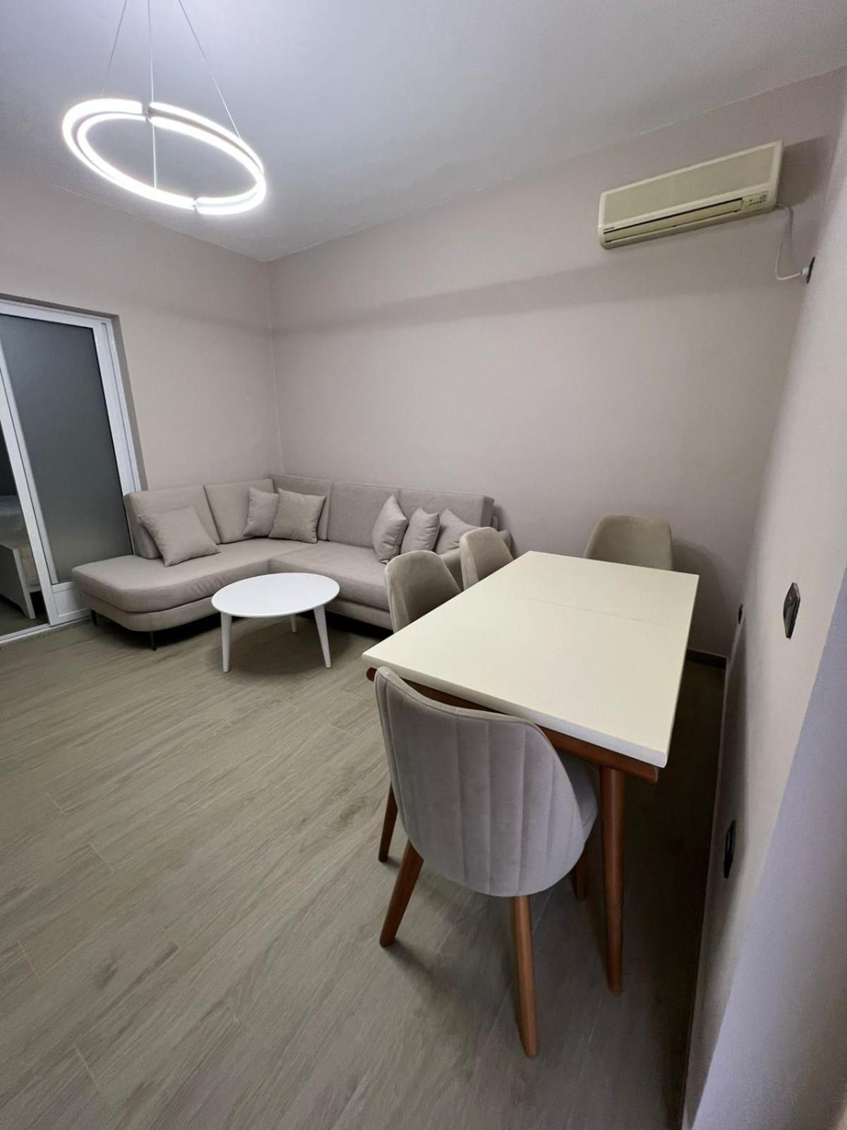 Large Apartment Vlorë Exterior foto